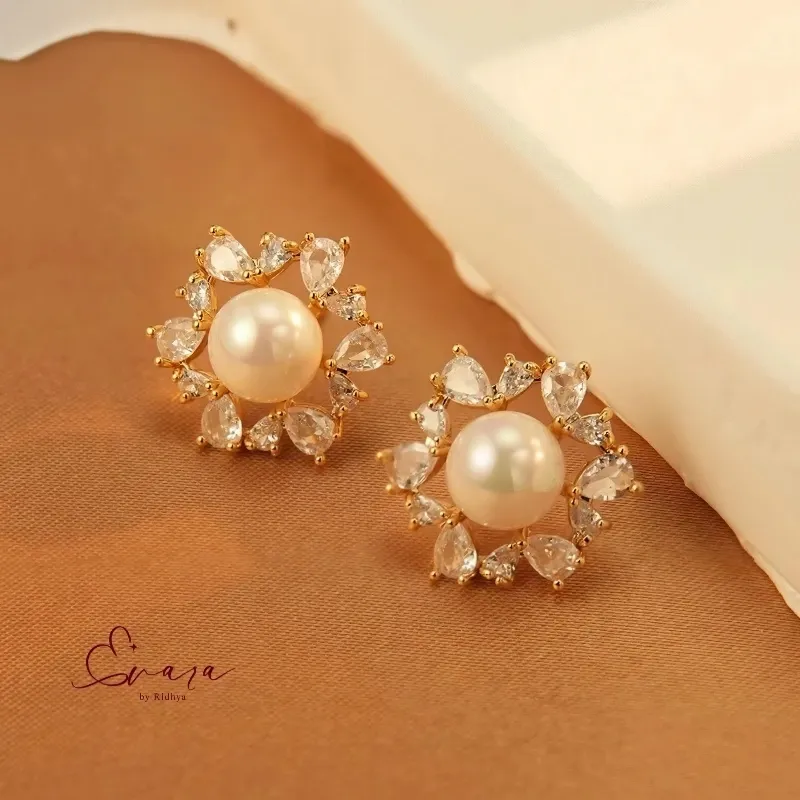 Pearl Blossom Stud