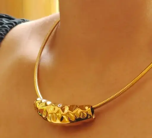 chocker necklace
