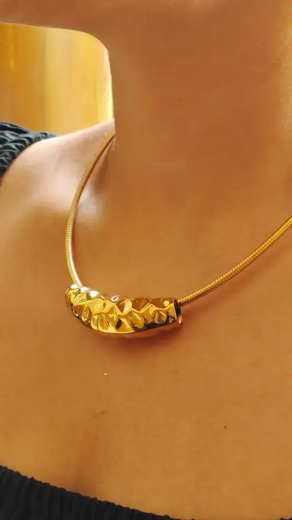 chocker necklace