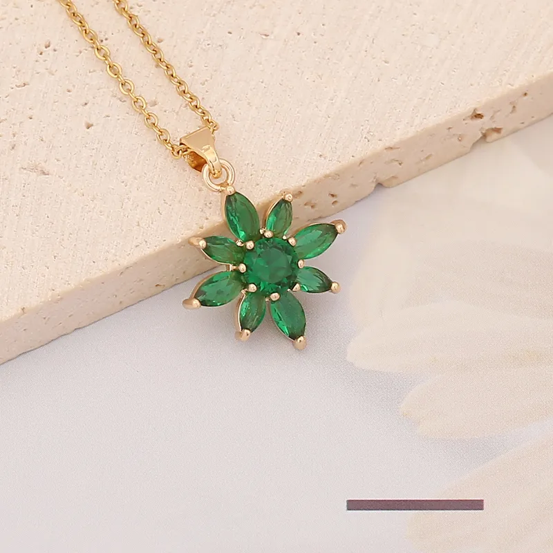 Emerald Green Flower Necklace