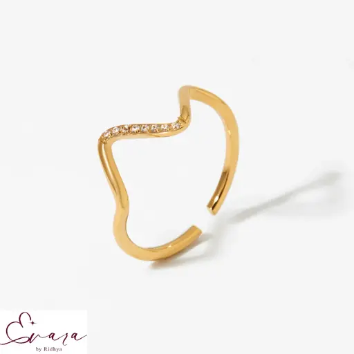 Lustra Curve Ring